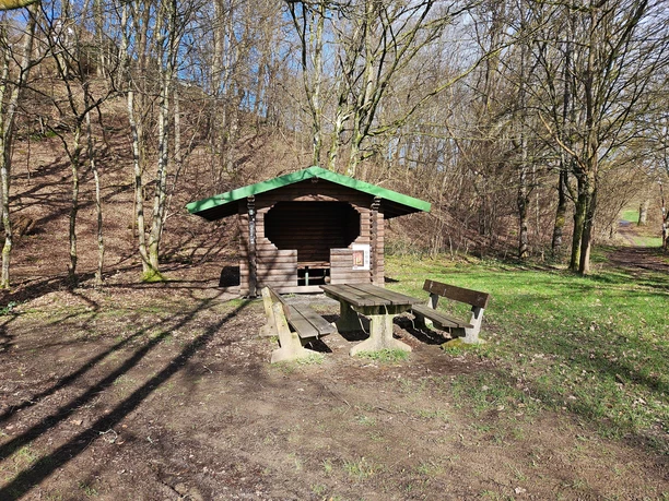 Aussenansicht_Schutzhütte_WWSteig_Etappe10