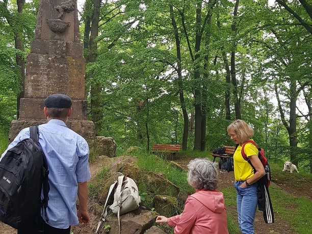 Grünes Herz - Denkmal