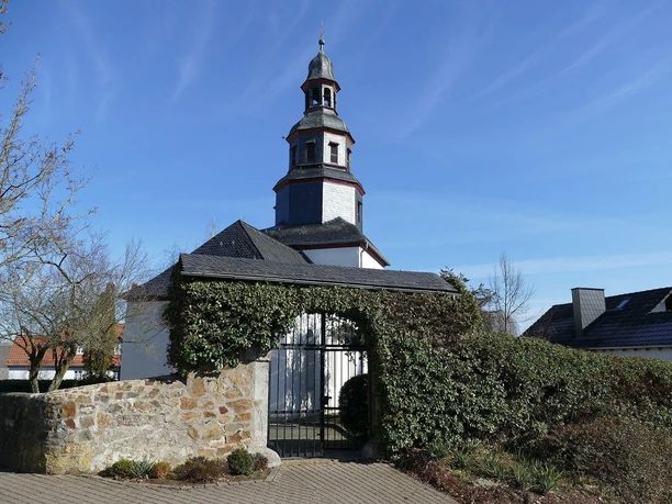 Ortsmitte mit Kirche
