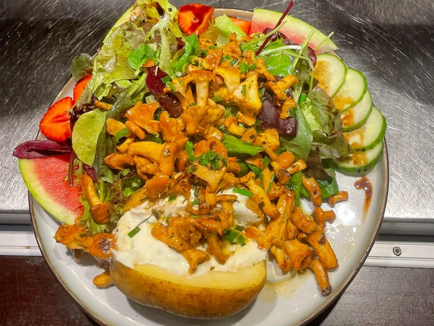 Ofenkartoffel im Restaurant Bürgerstube