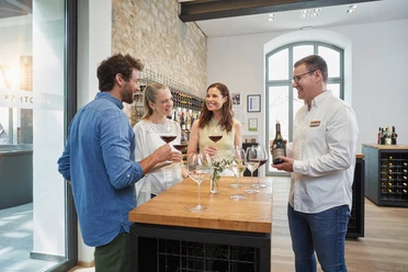 Weinprobe in der Vinothek
