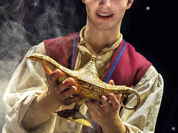 aladin-musical-motiv-2-hoch-1080x1920px-theater-li