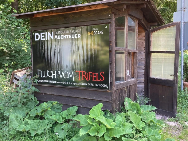 Fluch vom Trifels_Hütte