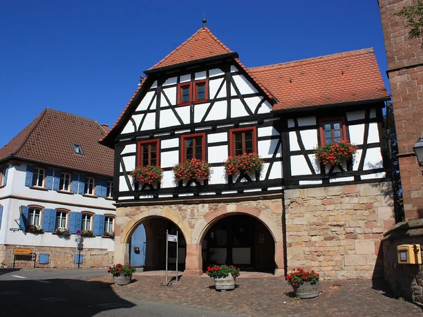 Rathaus Heuchelheim-Klingen Rathaus Heuchelheim-Klingen