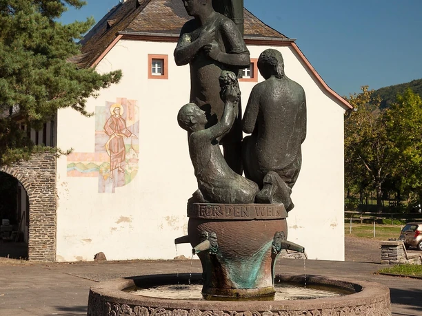 Weinbrunnenplatz
