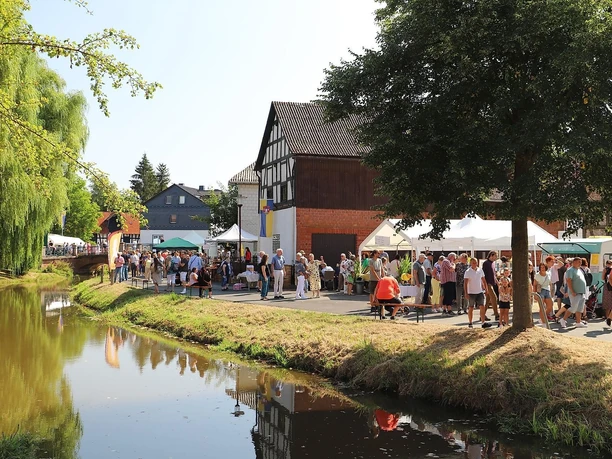 Amönauer Rapunzelmarkt am Bach
