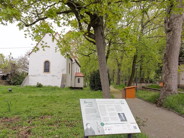 Heidenturmkirche in Alsheim am Lutherweg