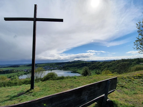 Blick aufs Schalkenmehrener Maar