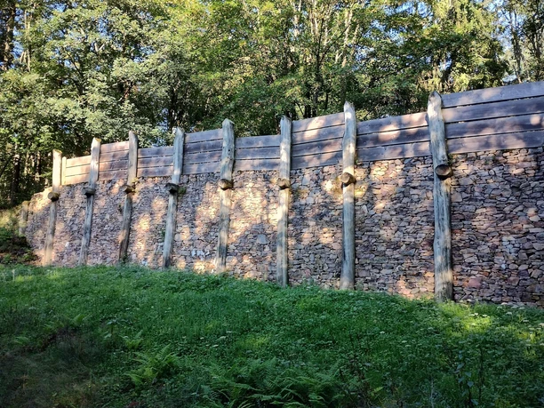 Keltenmauer am Donnersberg