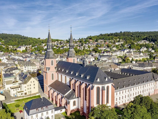 Blick auf Prüm mit St. Salvator Basilika Prüm