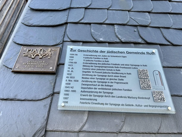 Informationstafel zur Landsynagoge Roth