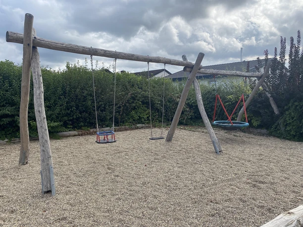 Schaukeln Spielplatz Birkenstraße Bornheim