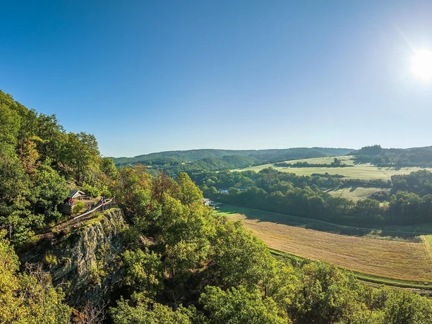 Weiter Blick in die Eifel von der Kuckucksley