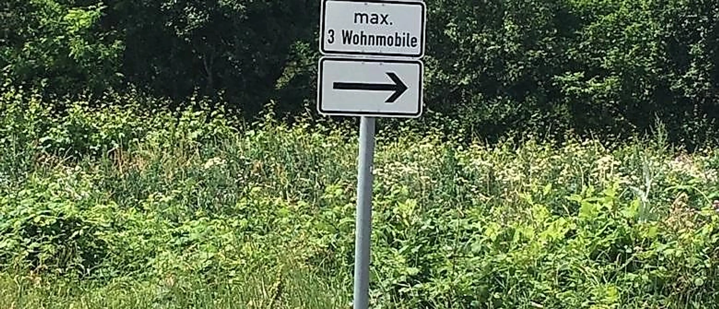 Hinweisschild Reisemobilstellplatz