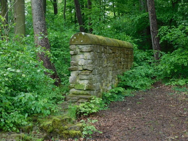 Römische Langmauer 1