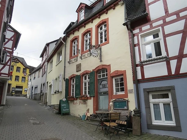 Cafe Plüsch im Fachwerkdorf Monreal