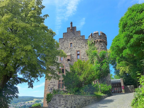 Burg Staufenberg (Unterburg mit Hotel)