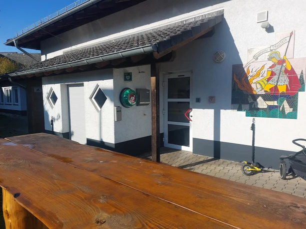 Defi am Feuerwehrgerätehaus
