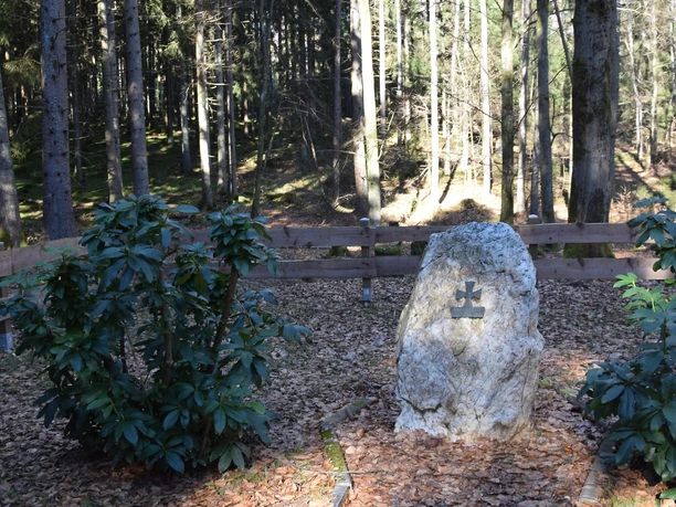 Fliegerdenkmal, Geisfeld-Abtei, Gedenkstein