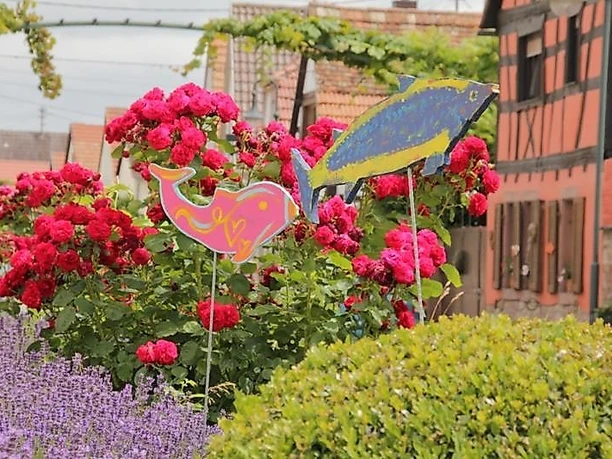 Ortsbild_Blumen und Fische