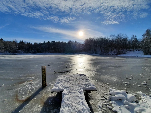 Windsborn Kratersee im Winter