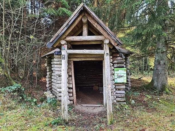 Hütte am Vierherrenstein