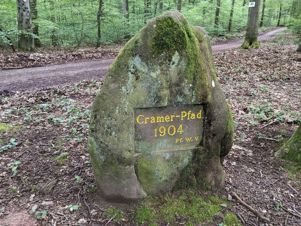 Ritterstein "Cramer-Pfad" Ritterstein "Cramer-Pfad"