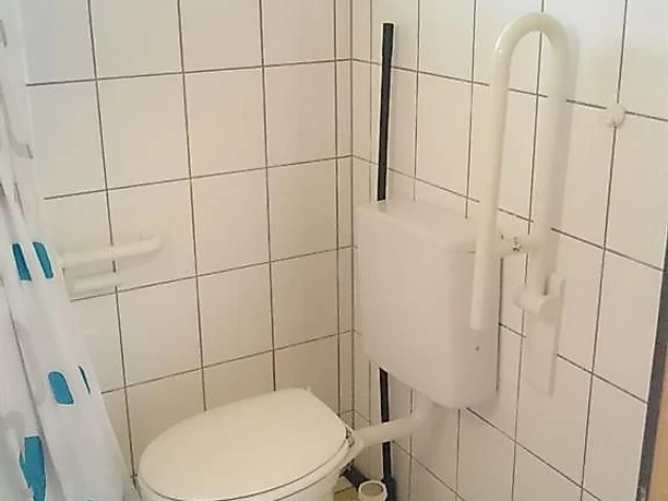 WC mit Haltegriff