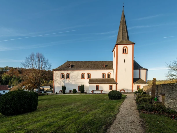 Eifelsteig-2019-156-Kloster Niederehe Eifelsteig-2019-156-Kloster Niederehe