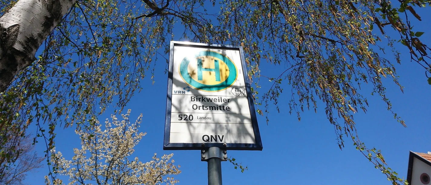 Bushaltestelle Birkweiler Ortsmitte