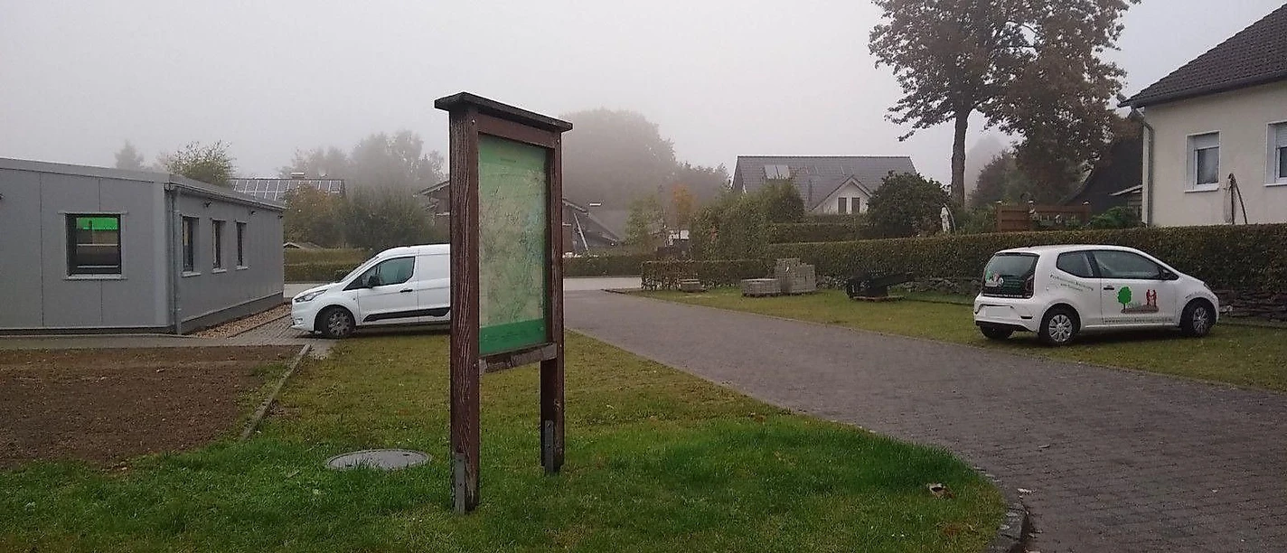 Wanderparkplatz Dorfplatz Rollesbroich
