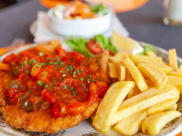 Balkanland Stadtkyll Schnitzelteller