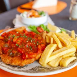 Balkanland Stadtkyll Schnitzelteller