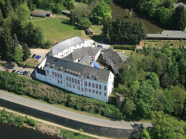 Burg Bollendorf - Luftaufnahme