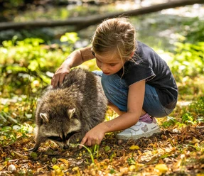 Kind im Tierpark