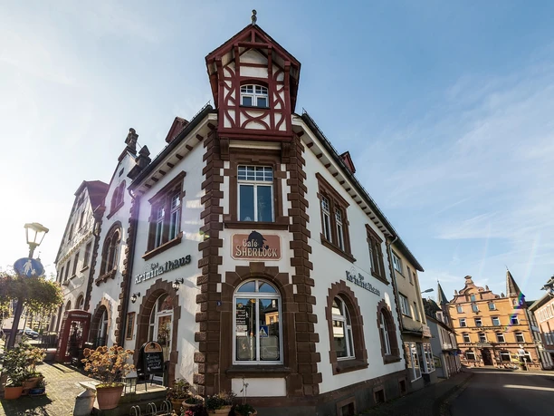 Kriminalhaus mit Café Sherlock