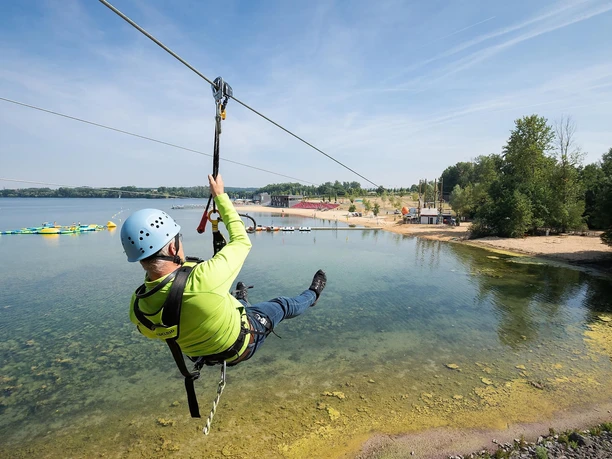 Seepark Zülpich, Flying Fox über dem See Seepark Zülpich, Flying Fox über dem See