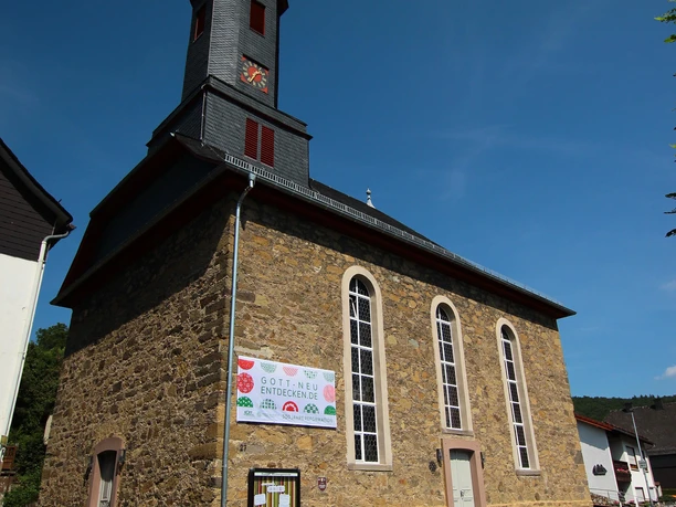 Kirche Sechshelden (3) Kirche Sechshelden (3)