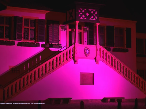 Hist. Rathaus Deidesheim - rosa Leuchten 1