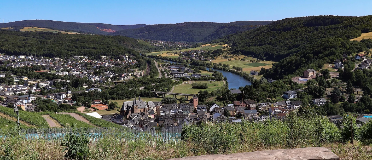 Blick vom Warsberg auf Saarburg