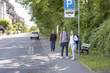 Zwei Busparkplätze in der Bahnhofstraße