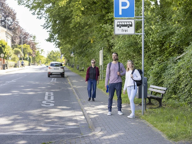 Zwei Busparkplätze in der Bahnhofstraße