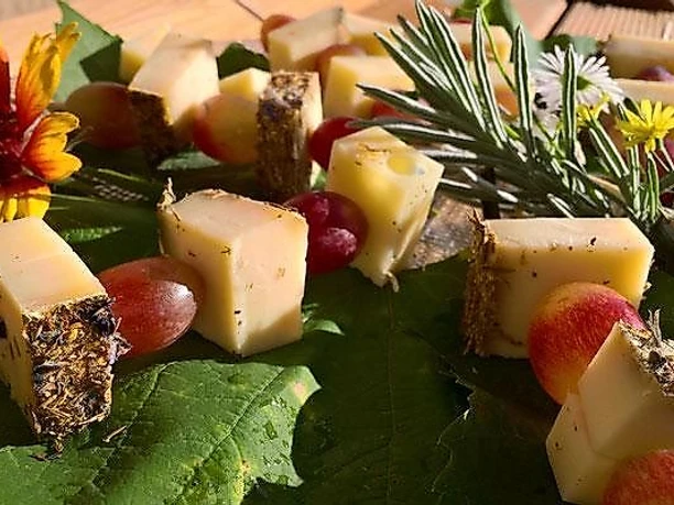 Genusstour: Käse, Wein und herbstliche Genüsse