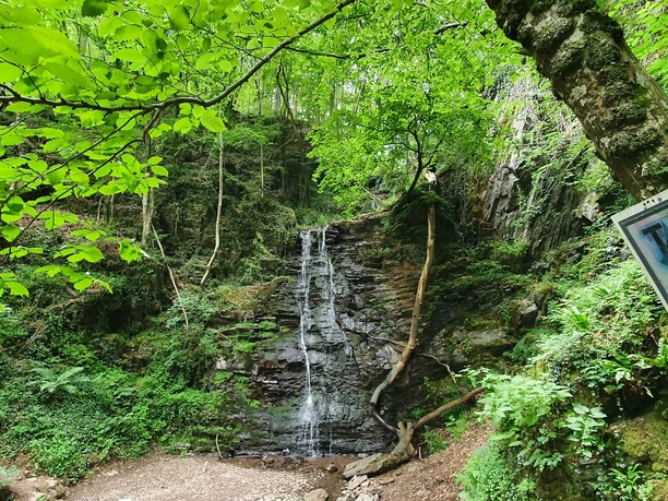 Auf dem Weg zum Wasserfall