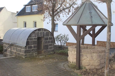 Römerbrunnen und Römerkeller