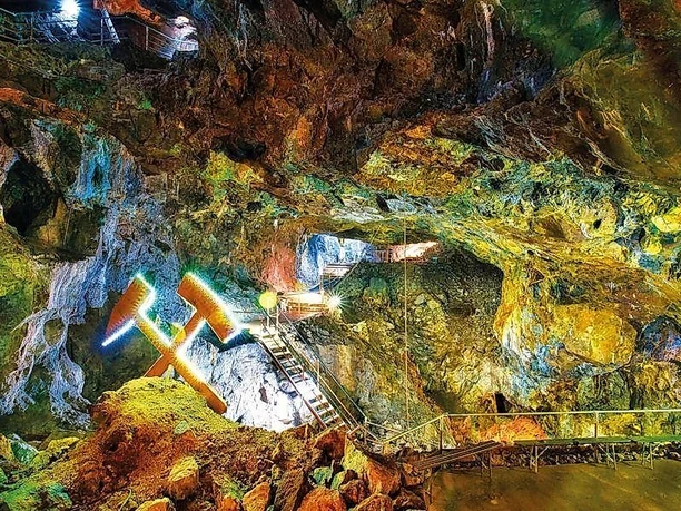 Ganz heißes Eisen im Kupferbergwerk