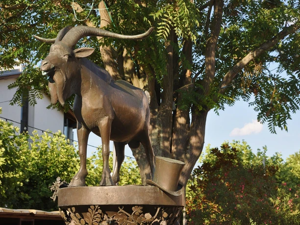 Geißbockbrunnen Deidesheim Detail