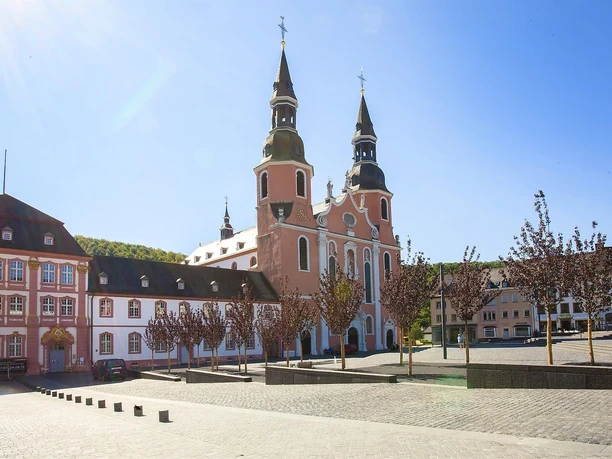 St. Salvator Basilika mit ehemaligem Abteigebäude