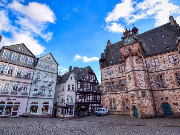 Rathaus auf dem Marktplatz in Marburg Rathaus auf dem Marktplatz in Marburg