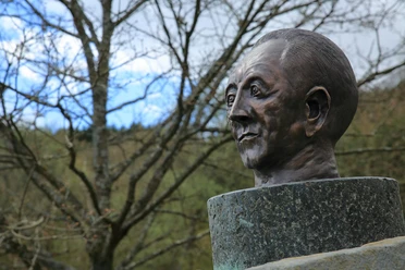Charakterkopf eines Avantgardisten aus Bronze
